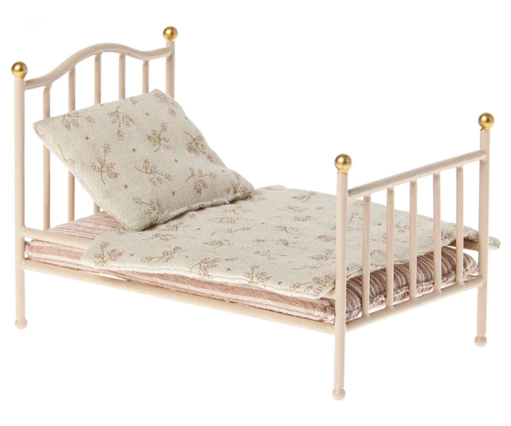 maileg toys vintage bed