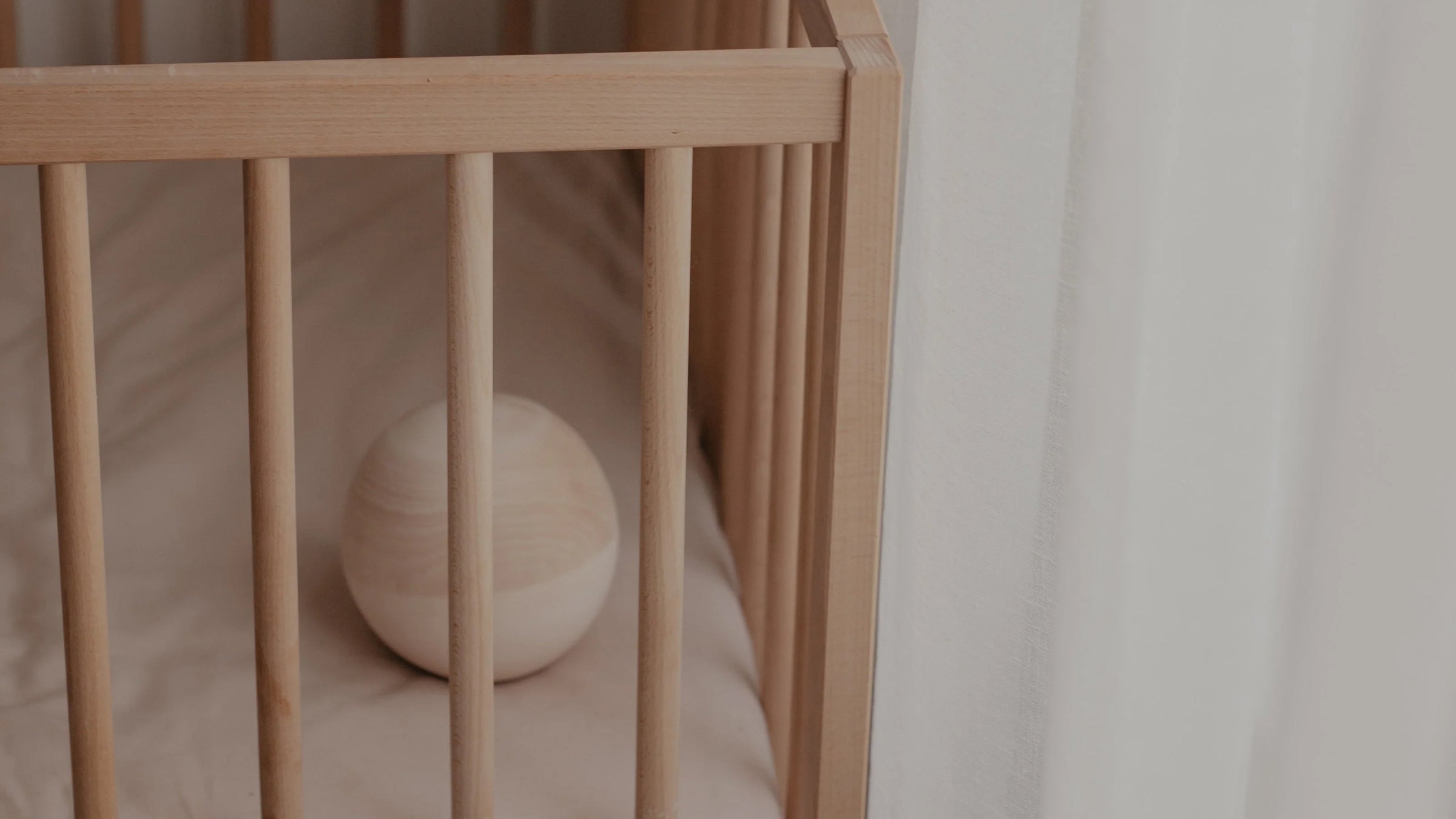 Crib with Bundle of Dreams Crib Mattress