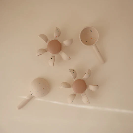 spinning wheel infant bath toy mushi 