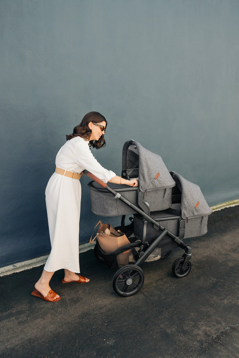 Uppababy Travel Bassinet V3 in Greyson for vista stroller