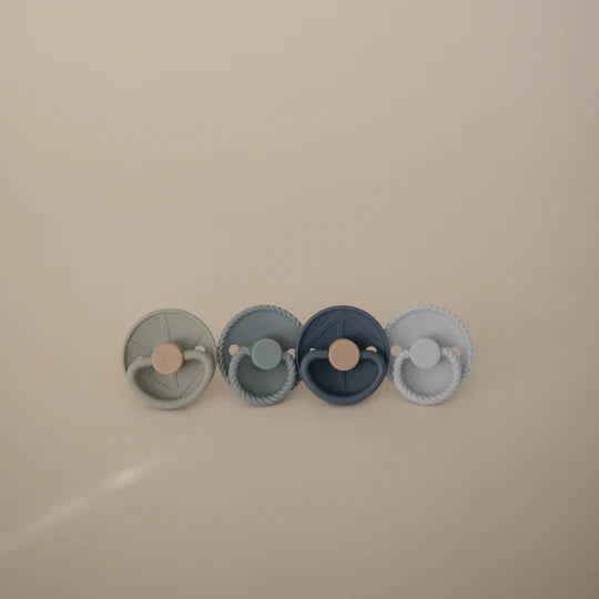 FRIGG Skyline Serenity latex pacifier 4-pack size 1 angle - BPA-free rubber soother detail view