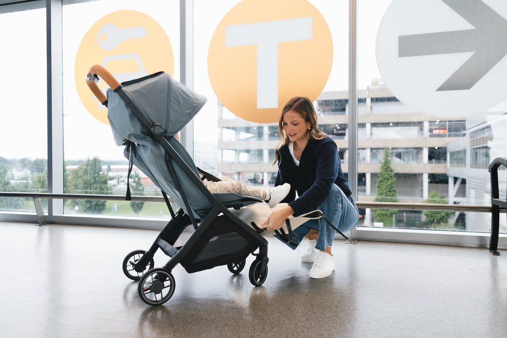 Fly with ease using the UPPAbaby Minu V3 in Dillan, a compact baby stroller for every adventure.