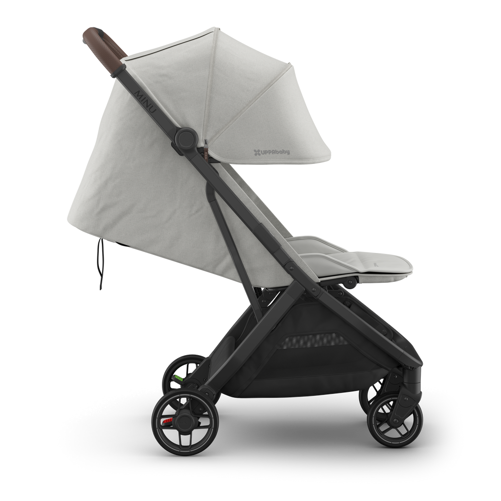 A comfortable stroller with an adjustable sunshade, the Savannah UPPAbaby Minu V3 is ideal for walks.