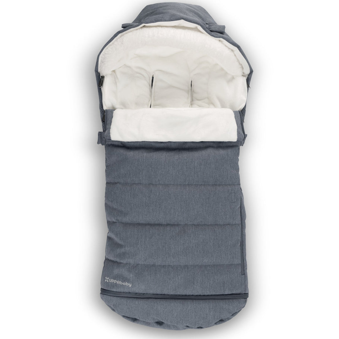 The UPPAbaby CozyGanoosh in Julian delivers plush warmth, making it the perfect UPPAbaby footmuff for winter strolls.