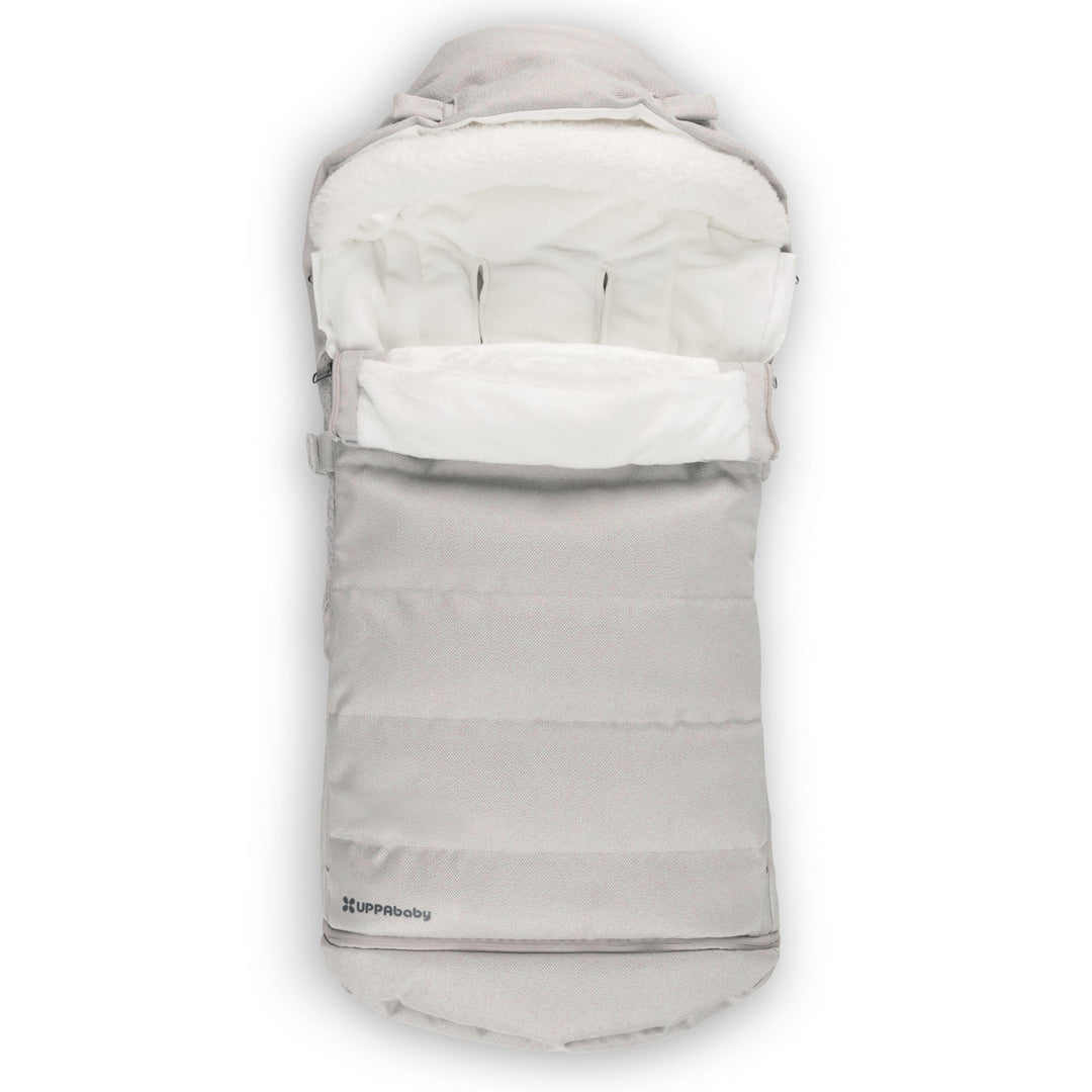The UPPAbaby CozyGanoosh in Savannah brings comfort and luxury with this stroller blanket for baby.