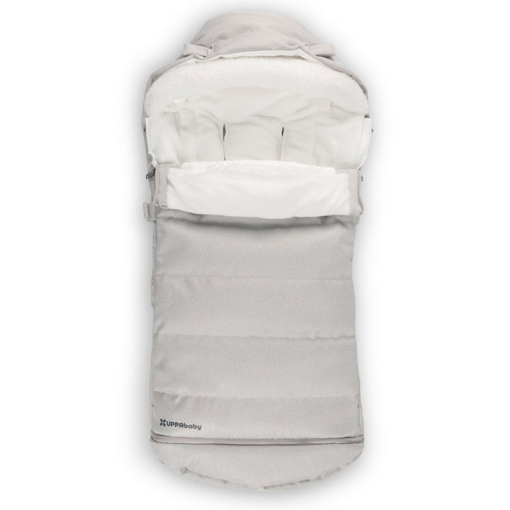 The UPPAbaby CozyGanoosh in Savannah brings comfort and luxury with this stroller blanket for baby.