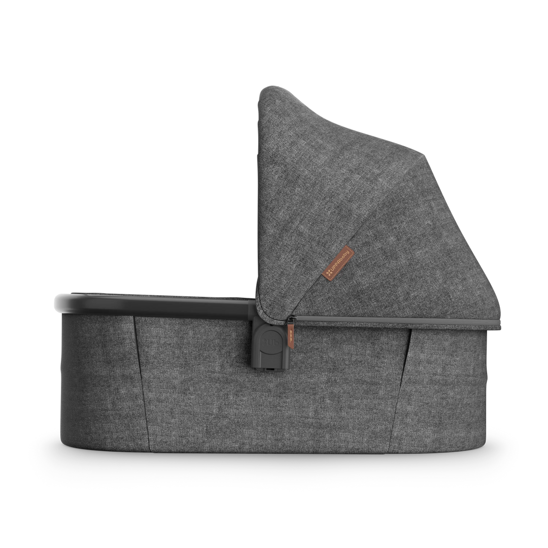 Uppa baby newborn bassinet v3 in Greyson