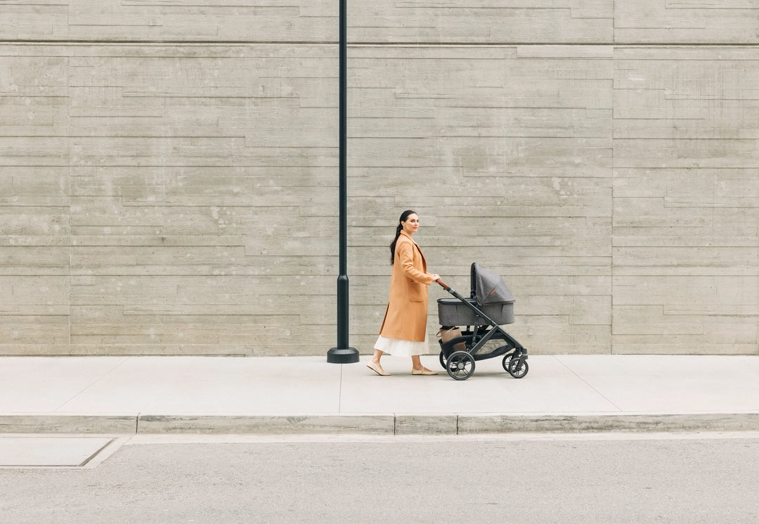 Uppababy bassinet V3 for baby in Greyson