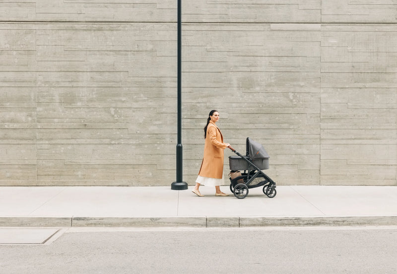 Uppababy bassinet V3 for baby in Greyson