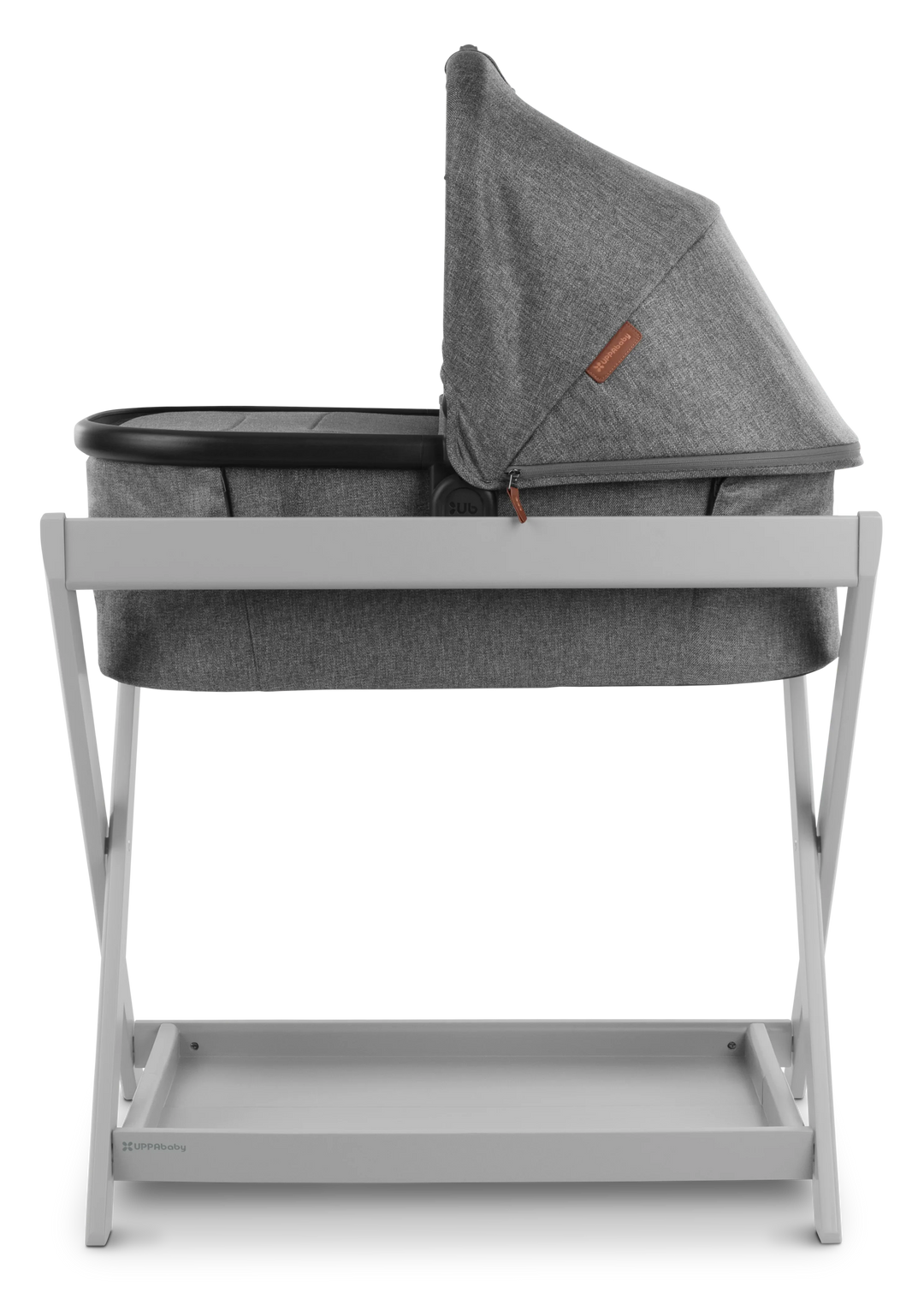 Uppa baby V3 bassinet baby in Greyson