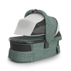 Uppababy infant travel bassinet V3 in Gwen