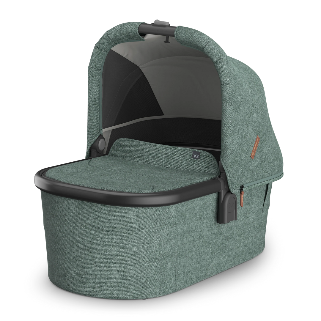 Uppababy V3 bassinet newborn in Gwen green