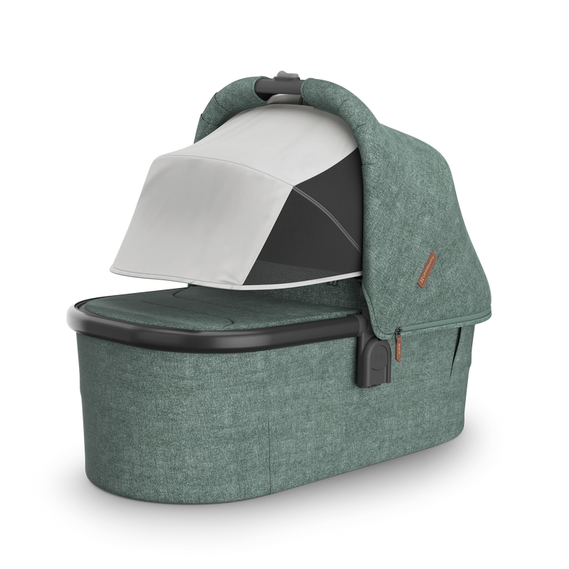 Uppababy baby bassinet in Gwen 