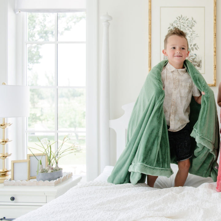 Saranoni Lush Toddler Blanket in Seagrass is perfect for warmth, serving as a best blanket for toddler.