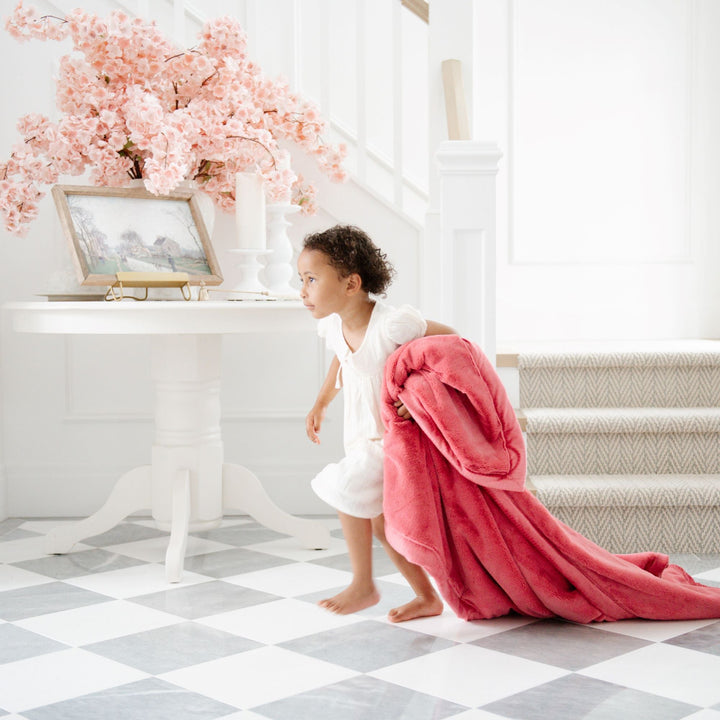 The Saranoni Lush Toddler Blanket in Primrose makes a cozy baby blanket for everyday use.