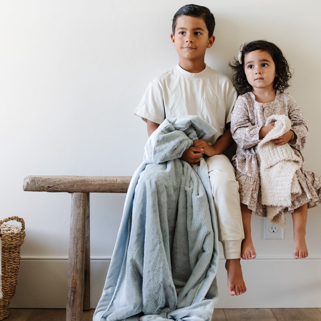 Saranoni Lush Toddler Blanket in Chambray delivers comfort and charm as a best baby blanket option.
