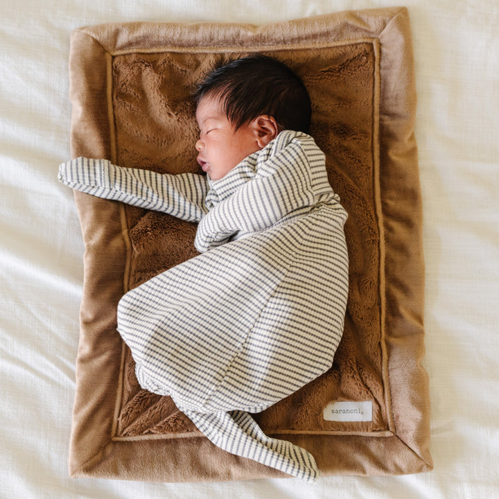 Saranoni Lush Mini Blanket Hazelnut is plush, warm, dreamy Ñ ranking among best baby blanket picks.