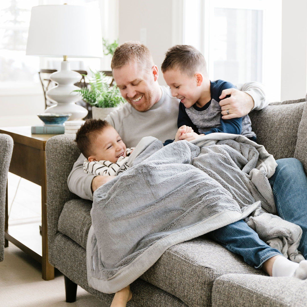Keep little ones comfy using the Saranoni Lush Toddler Blanket in Gray, a cloud feel made for best toddler blanket shoppers.