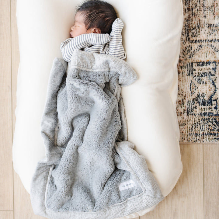 Soft and dreamy, the Saranoni Lush Mini Blanket in Gray makes a perfect Soft baby blankets go-to.