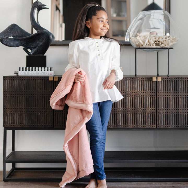 The Saranoni Lush Toddler Blanket in Blossom provides warmth and softness as a best blankets for toddlers pick.