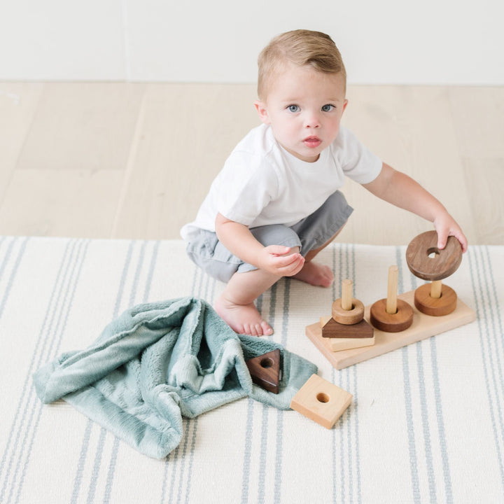 The Saranoni Lush Mini Blanket in Eucalyptus feels incredibly soft, making this an ideal Baby blanket choice.