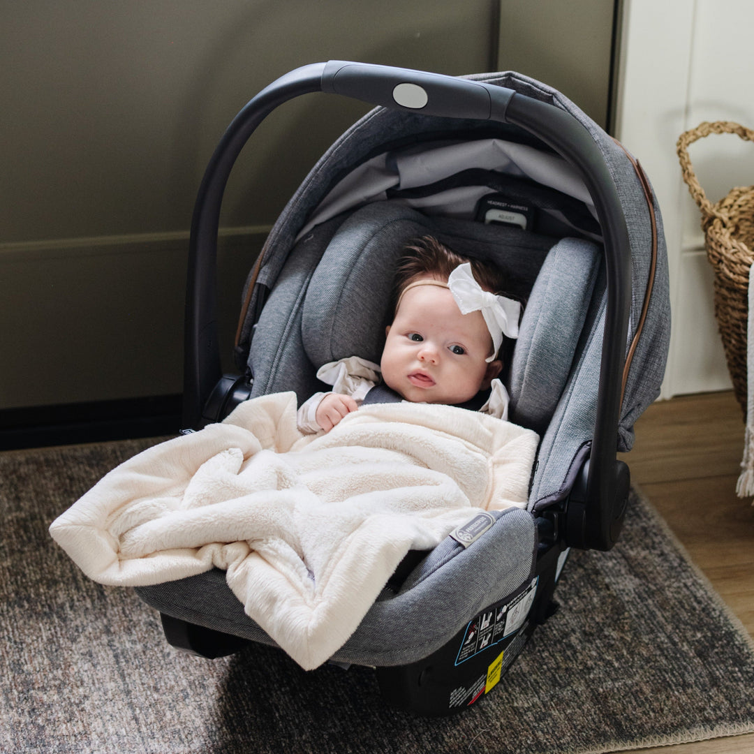 The Saranoni Lush Mini Blanket in Natural delivers dreamy softness that ranks high among Baby blanket picks.