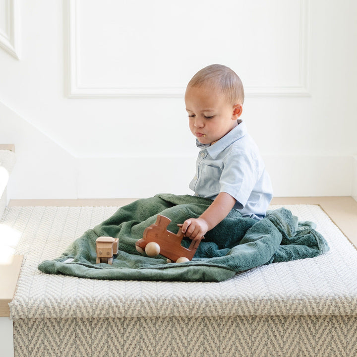 Wrap your little one in Hunter Saranoni Lush Receiving Blanket, a gentle and warm baby blankets option.