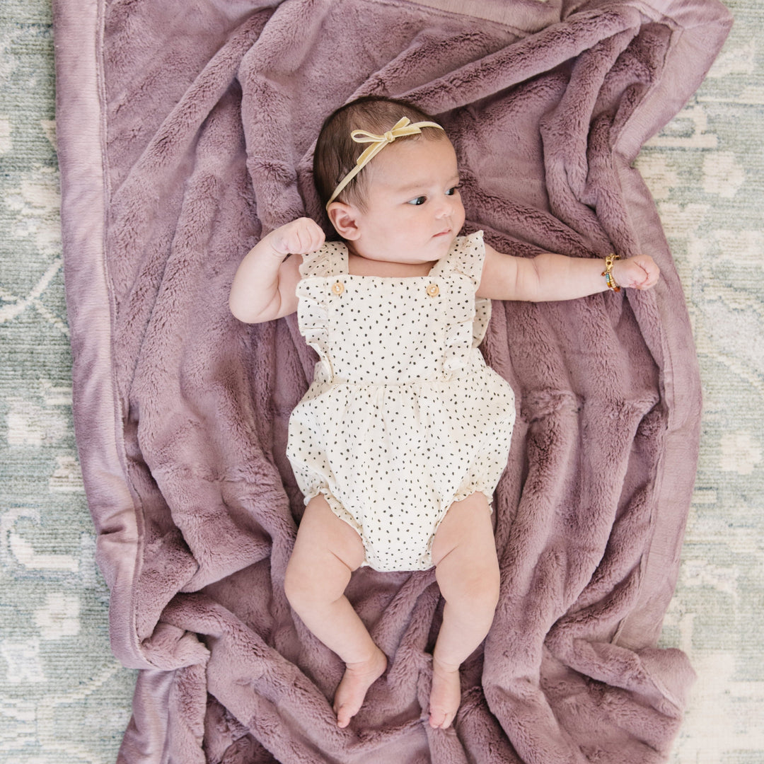 Soft Bloom Lush Receiving Blanket from Saranoni is perfect for naptime as infant receiving blankets.