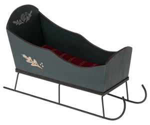 Maileg Sleigh, Medium - Green wooden sleigh with cotton mattress