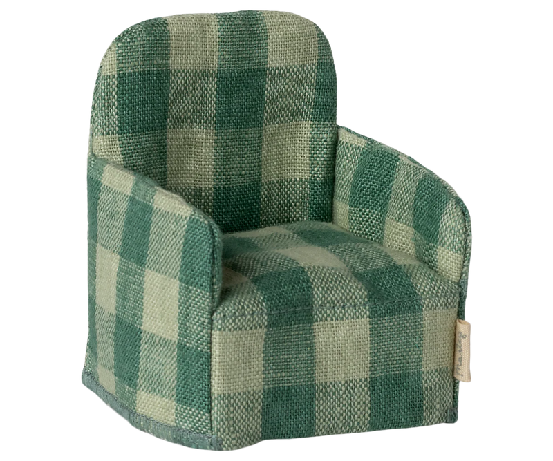 Cute and functional, the Green Check Maileg Mouse Folding Chair is an adorable addition to any Maileg mouse collection.