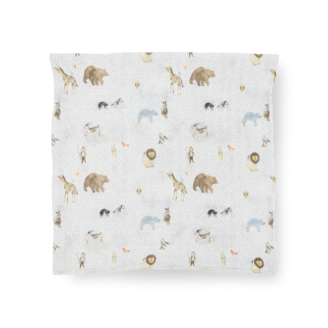 Keep your baby snug with the Party Animals muslin baby blankets from Little Unicorn.
