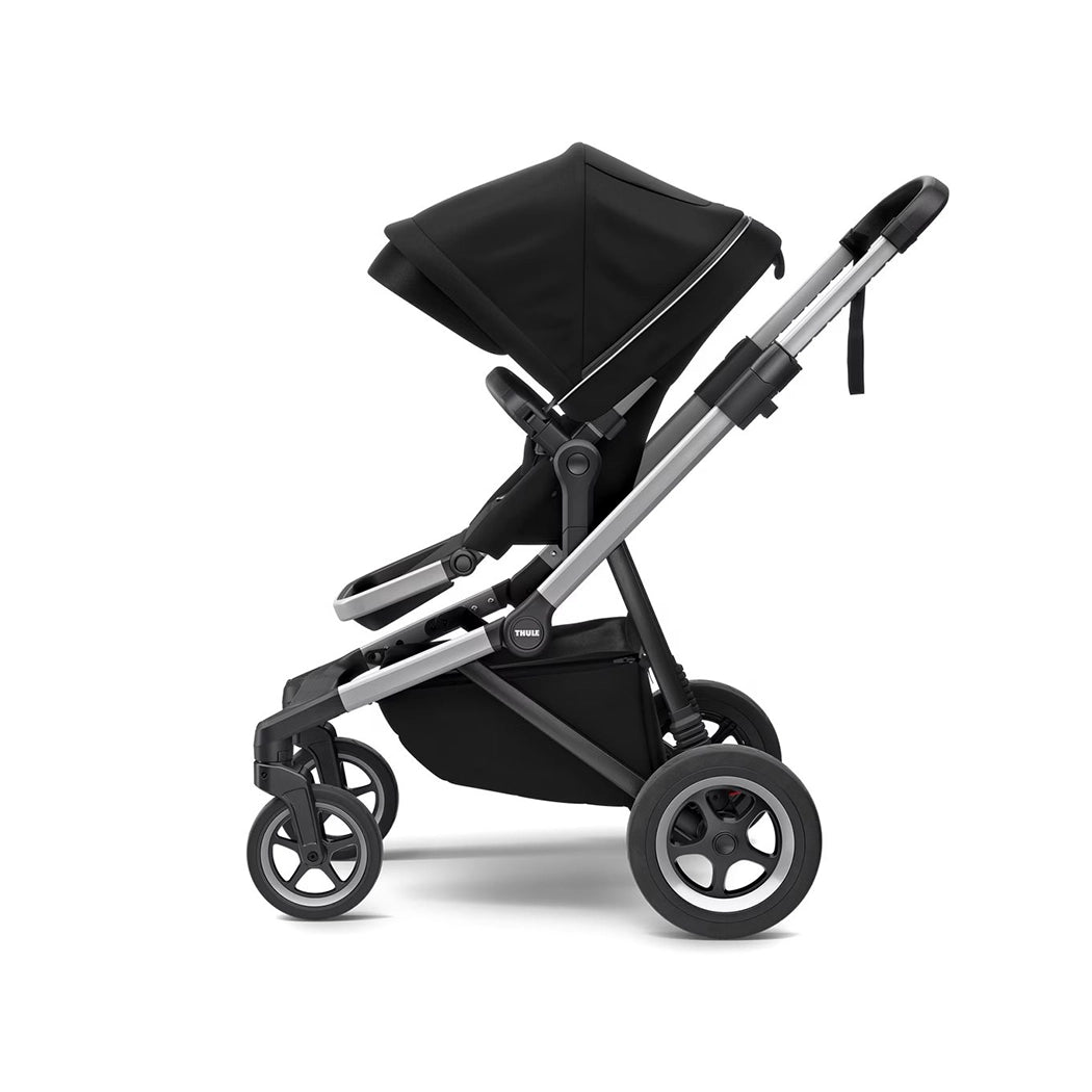 Thule Sleek jogging stroller in Black