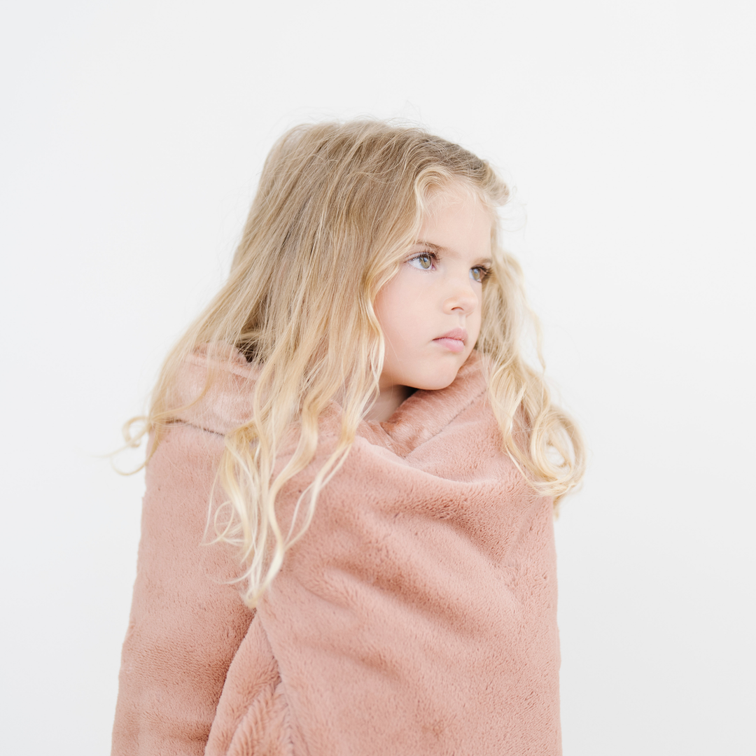 Saranoni Lush Toddler Blanket in Rosy offers ultimate softness and serves as a best toddler blanket.