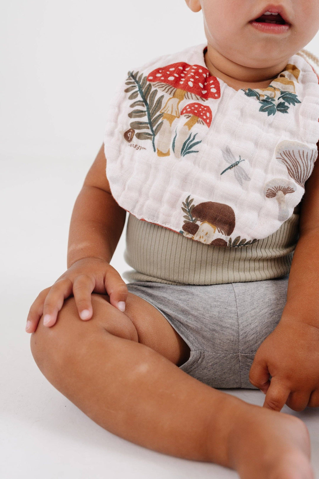 clementine kids extra soft clementine kids mushroom bib 