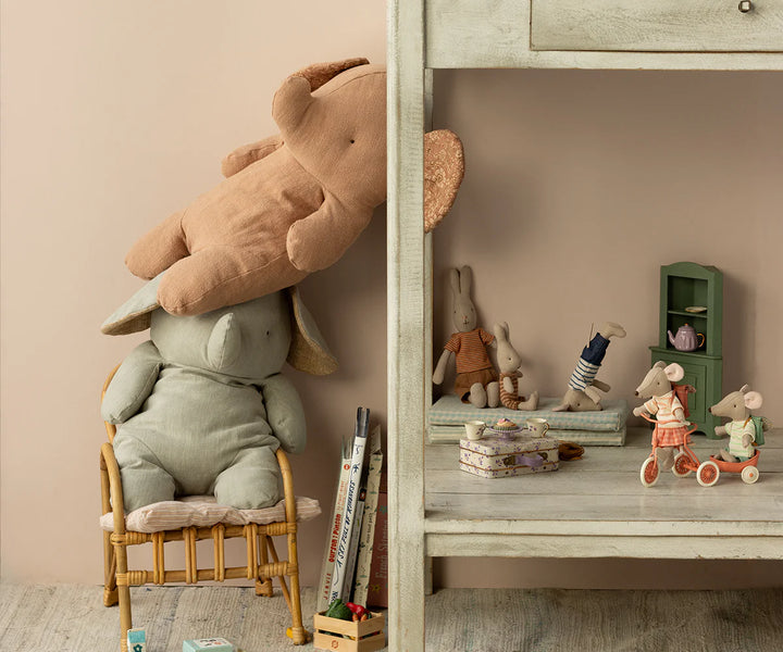 With floppy ears and cozy fabric, the Maileg Safari Friends Big Elephant Ð Powder makes a comforting stuffed animal for play and rest