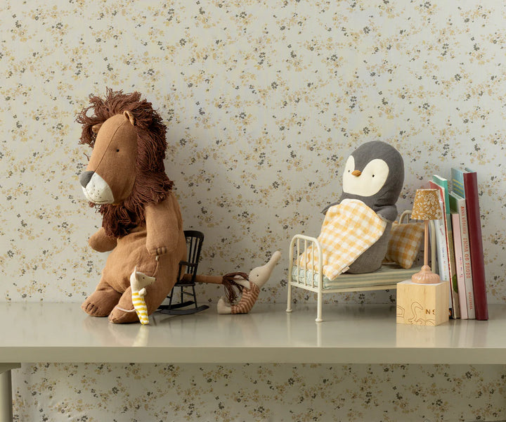 Designed with signature charm, this Safari Friends Lion by Maileg stands out as a cuddly plushies favorite for kids and collectors