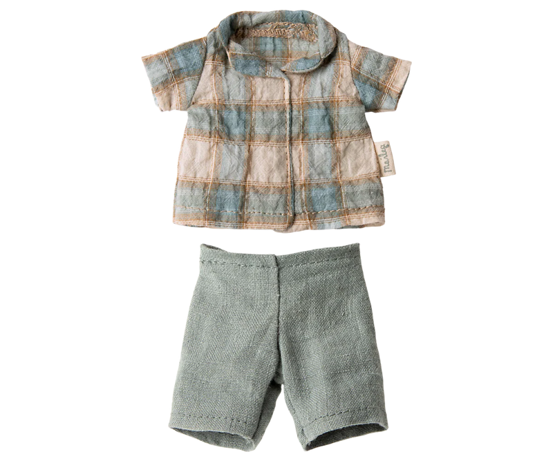 Close-up of the Maileg Classic Rabbit, designed to delight with stuffed dolls and whimsical storytelling.