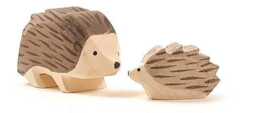 Handmade wooden hedgehog toy: Ostheimer Hedgehog with plant-based watercolors
