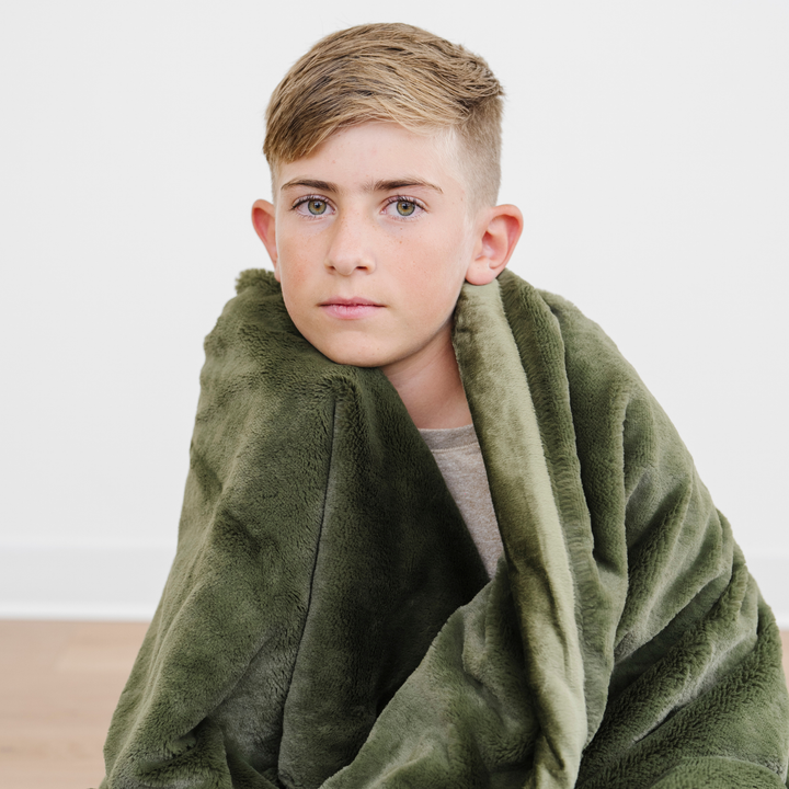Saranoni Lush Toddler Blanket in Fern makes a perfect baby boy blanket for everyday comfort.