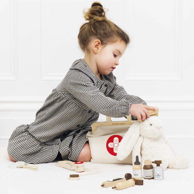 The Le Toy Van Animal Vet Set encourages pretend play with this charming wood toy for little animal lovers.