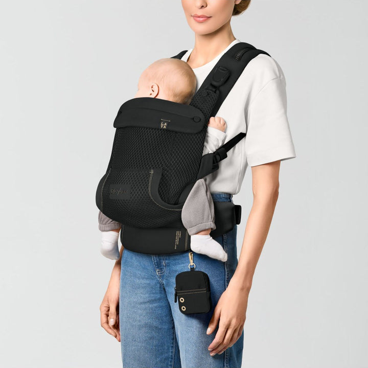 Cybex Laya Magic Black back view – ergonomic structured carrier with adjustable crossback straps
