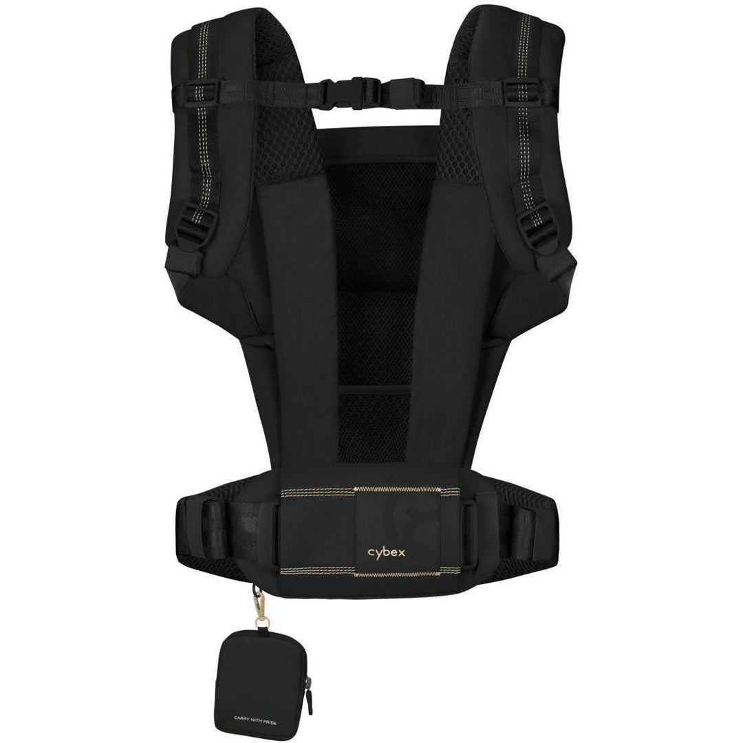 Cybex Laya Magic Black close-up detail – padded shoulder straps, head support, and adjustable seat