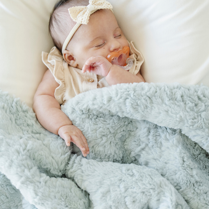 Saranoni Dream Receiving Blanket in Sweet Mint adds cozy elegance, perfect for snuggly nights and soft baby blankets.