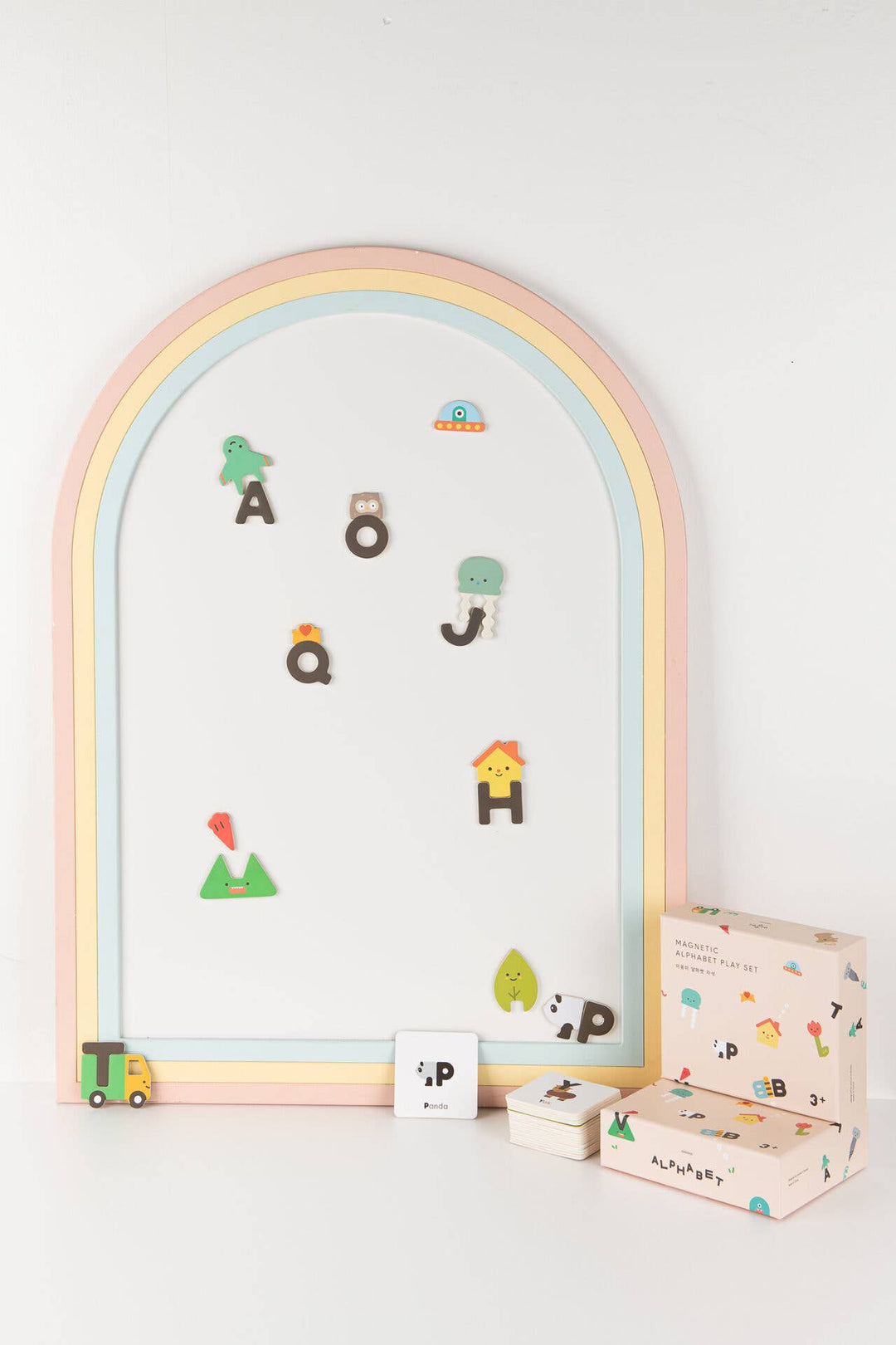 Oioiooi magnetic letter set with matching play cards 