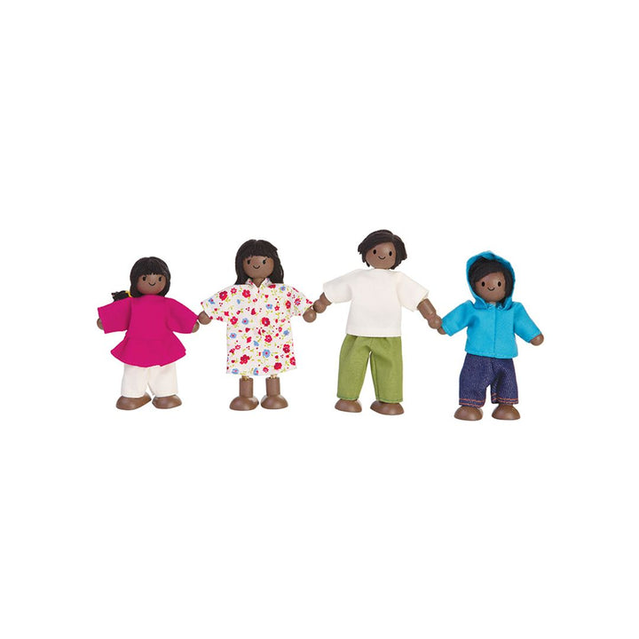PlanToys Doll Family Dark Skin Tone packshot 2 – four wooden family dolls with dark skin tones shown from angle