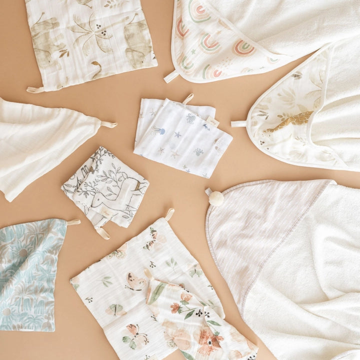 Crane BabyÕs Ezra 5-pc. Wash Cloth Set in Woodland, perfect newborn washcloths designed to keep your little one clean and cozy.