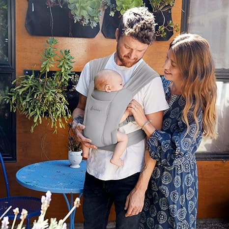 Soothing and simple, the Soft Grey Ergobaby Embrace Newborn Carrier is an ideal choice for a newborn baby carrier.