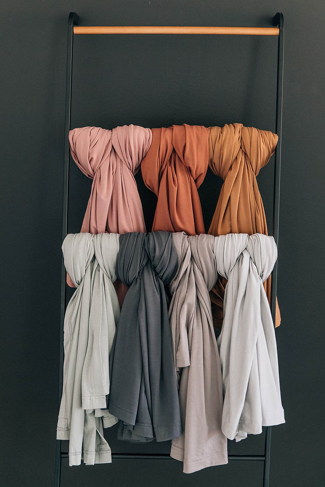 Cozy and soft, the Mebie Baby Charcoal Bamboo Stretch Swaddle is ideal as a swaddle for babies.