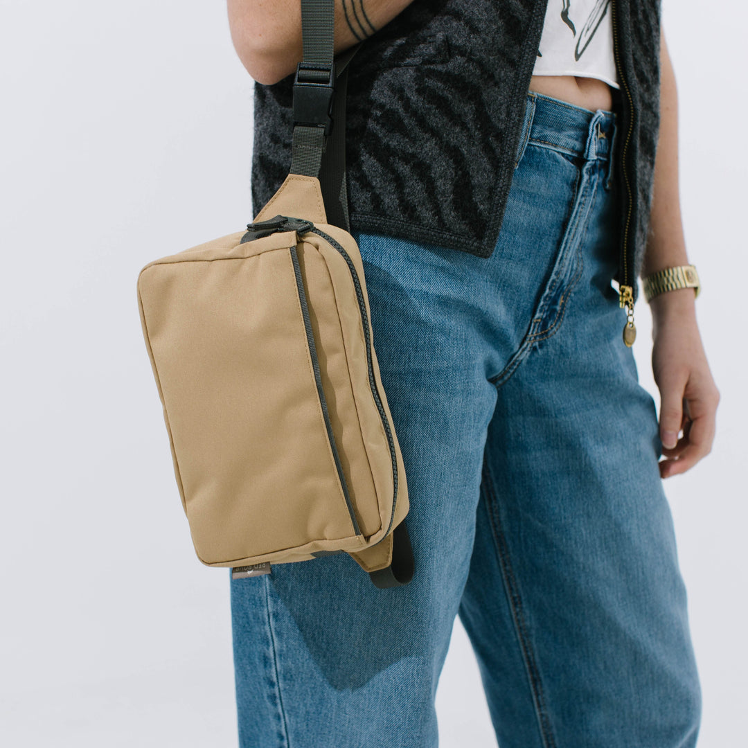 Little Unicorn Red Rovr Joey Belt Bag - Toffee, modern fanny pack crossbody for commuting and casual wear