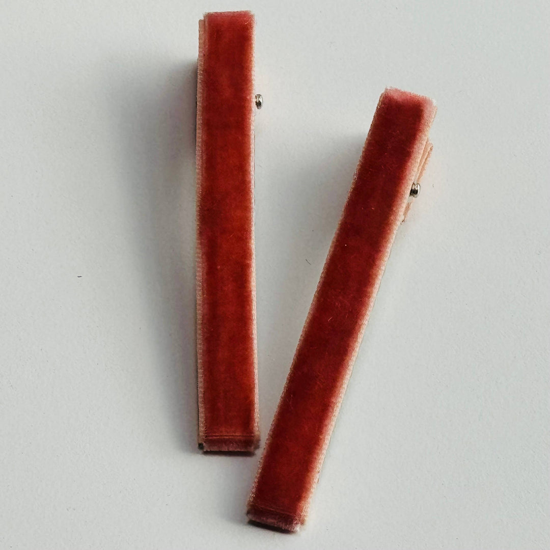 Tiny and elegant Cookie & the Dude Japanese Velvet Bar Clips - Warm toddler velvet hair clips for soft baby hair